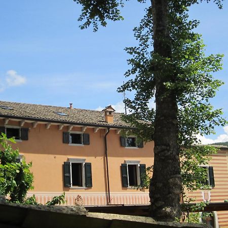 Albergo Al Platano カプリーノ・ヴェロネーゼ エクステリア 写真