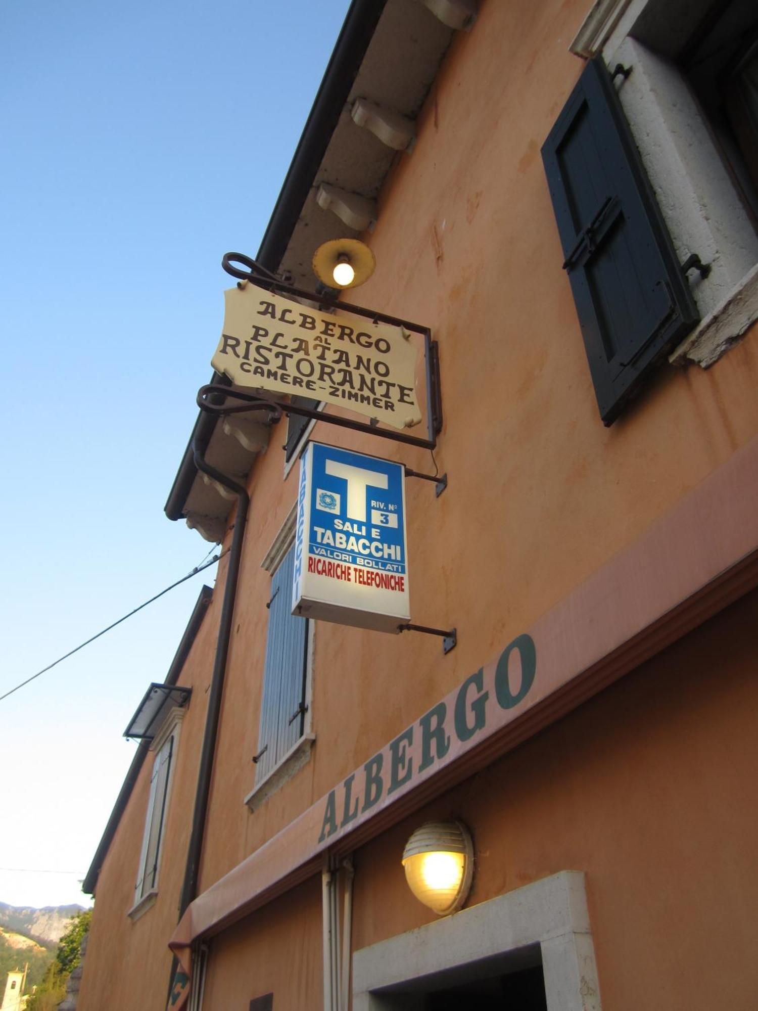 Albergo Al Platano カプリーノ・ヴェロネーゼ エクステリア 写真