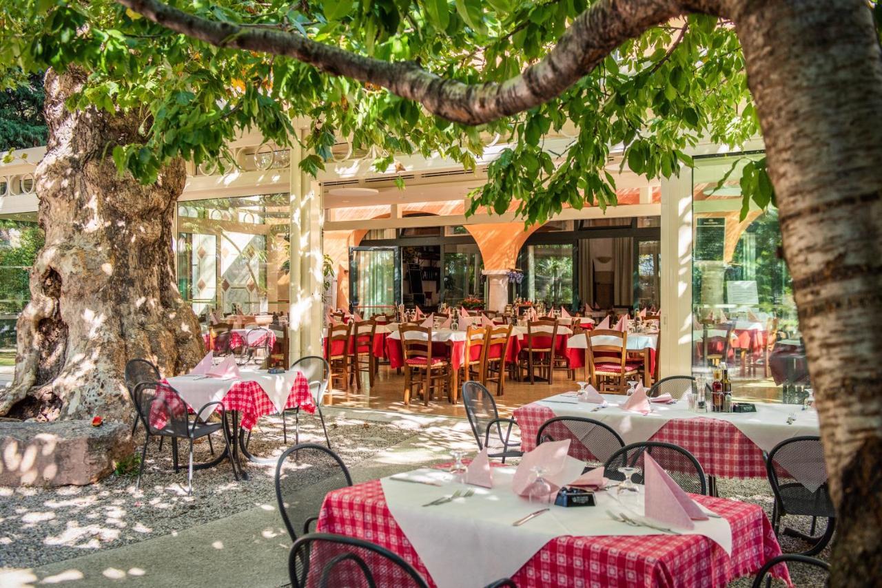 Albergo Al Platano カプリーノ・ヴェロネーゼ エクステリア 写真
