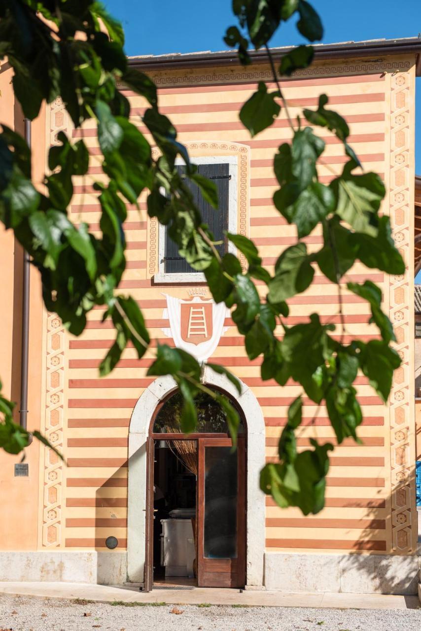 Albergo Al Platano カプリーノ・ヴェロネーゼ エクステリア 写真