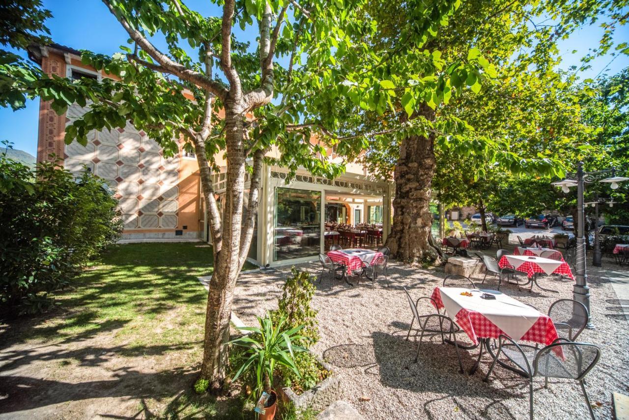 Albergo Al Platano カプリーノ・ヴェロネーゼ エクステリア 写真