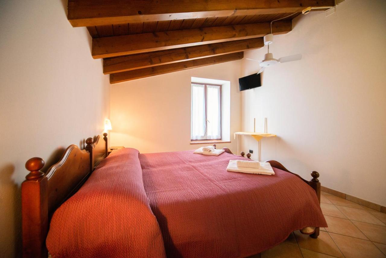 Albergo Al Platano カプリーノ・ヴェロネーゼ エクステリア 写真