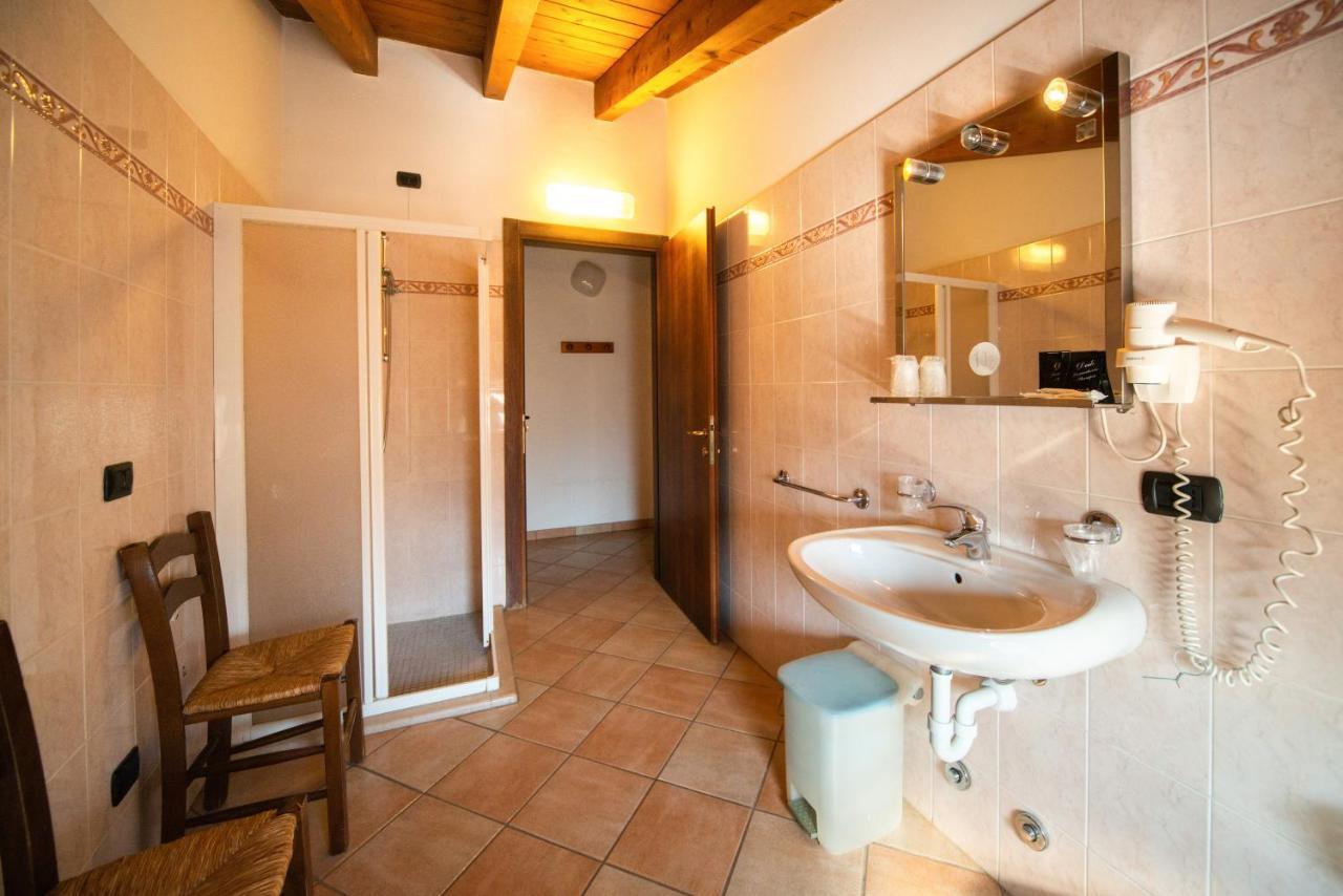 Albergo Al Platano カプリーノ・ヴェロネーゼ エクステリア 写真